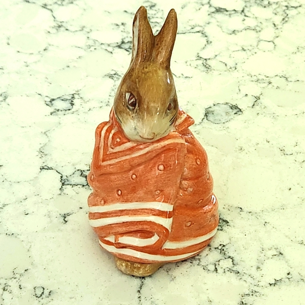 Beatrix Potter Poorly Peter Rabbit Porcelain Figurine Easter Collectible 1976